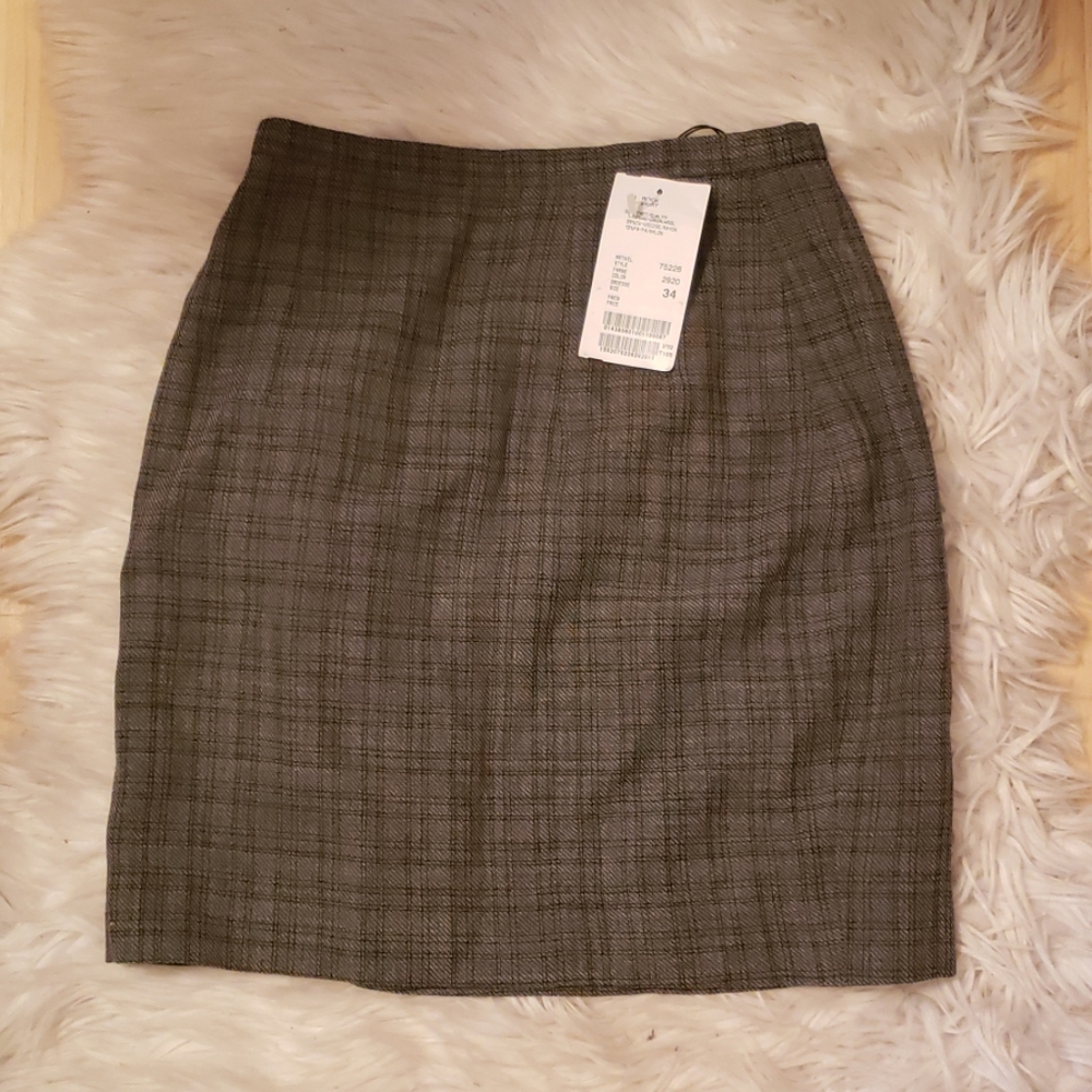 New Escada Wool Blend Grey Plaid Rock Skirt